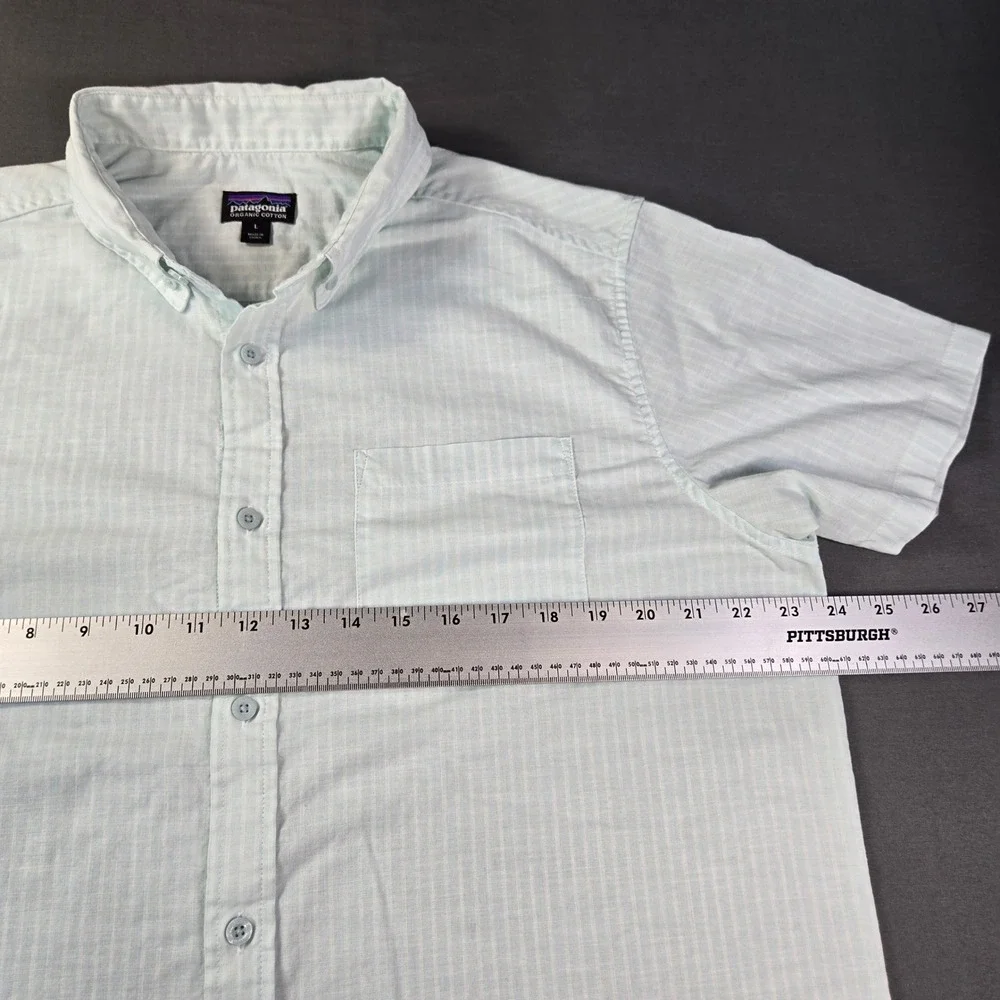 Patagonia Mens Large Blue White Striped Organic Cotton Short Sleeve Button Shirt
